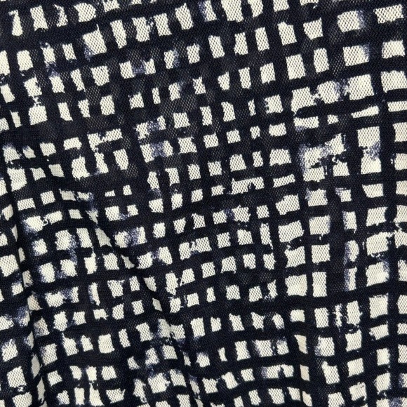 PENDLETON Size‎ XL Navy Blue White Ruched Long Sleeve Geometric Checkered Blouse - Picture 2 of 7